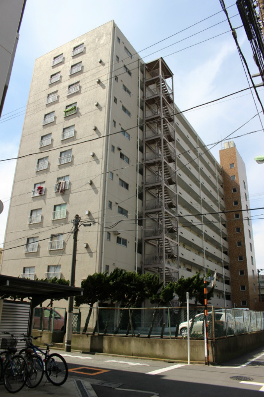 三洋キャッスルハイツ 首都高速羽田線沿いに経つマンションです。